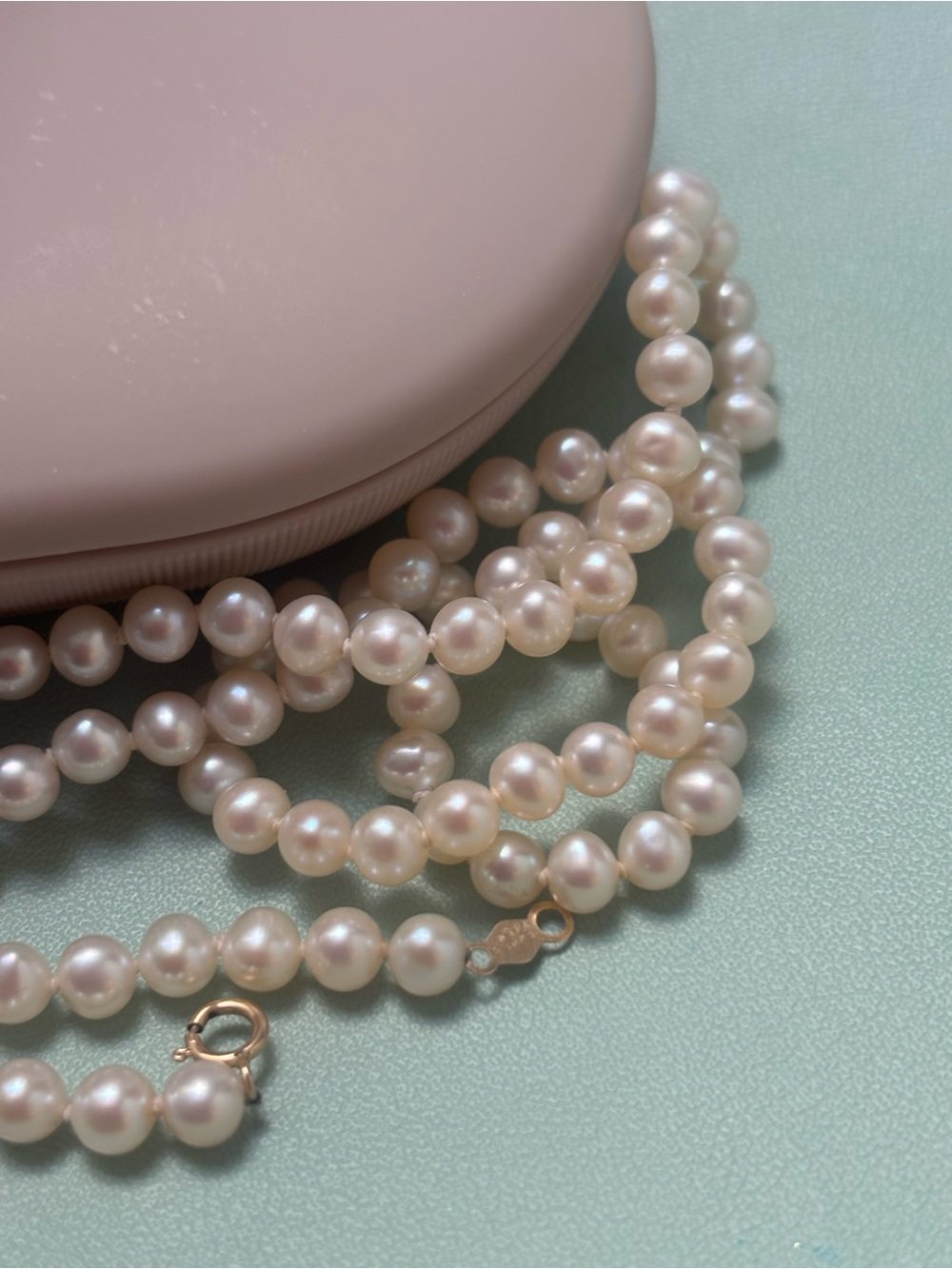 Classic Freshwater Pearl Necklace in Cream and 14 k gold